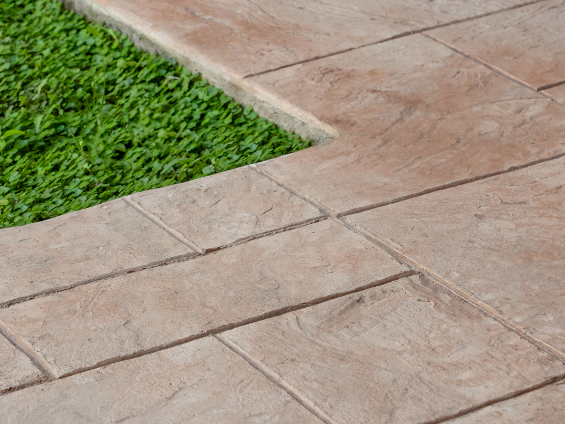 Pavimenti stampati per esterni: scopri Tekno Stone Europe